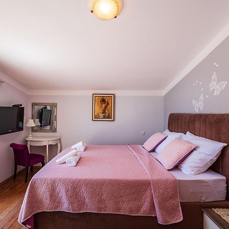 Beautiful Holiday Home With Private Pool, Nice Garden With Relax Area, Taverne Maslenica Ngoại thất bức ảnh